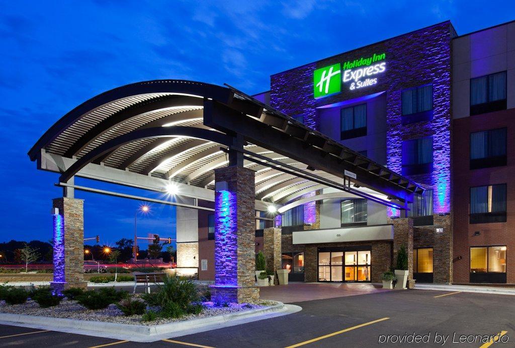 Holiday Inn Express & Suites Fort Dodge By Ihg Exterior foto