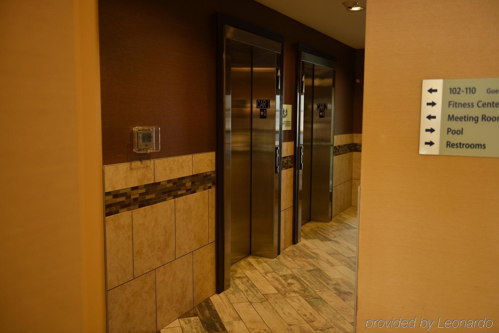 Holiday Inn Express & Suites Fort Dodge By Ihg Exterior foto