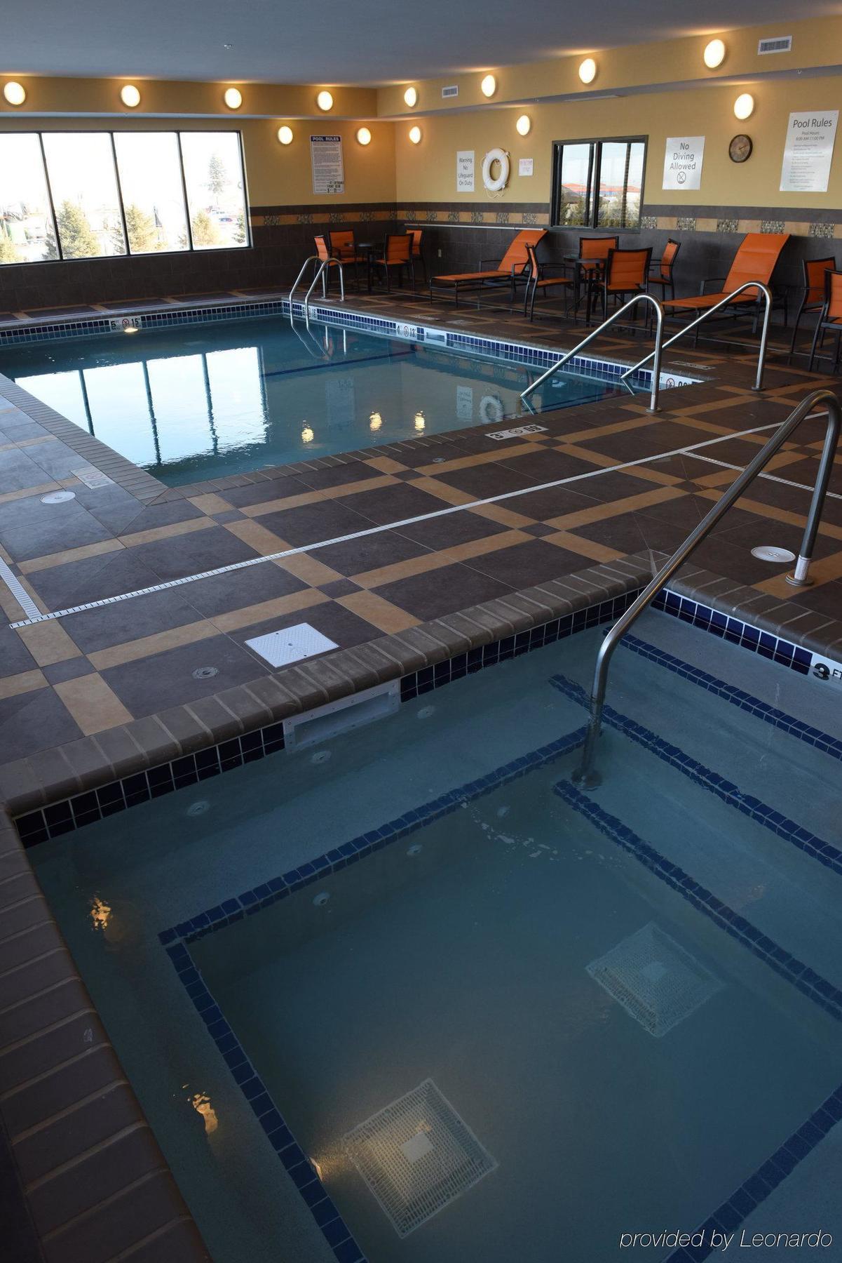 Holiday Inn Express & Suites Fort Dodge By Ihg Exterior foto