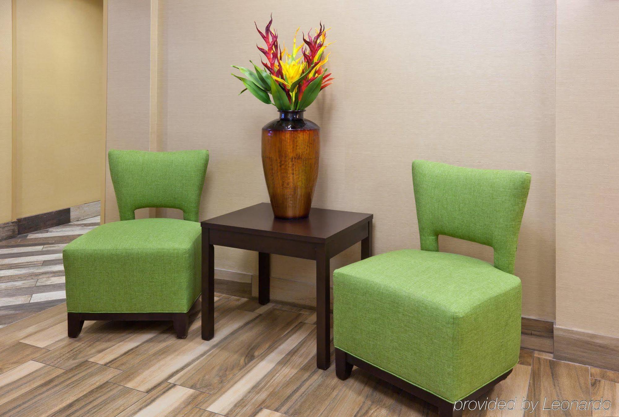 Holiday Inn Express & Suites Fort Dodge By Ihg Exterior foto
