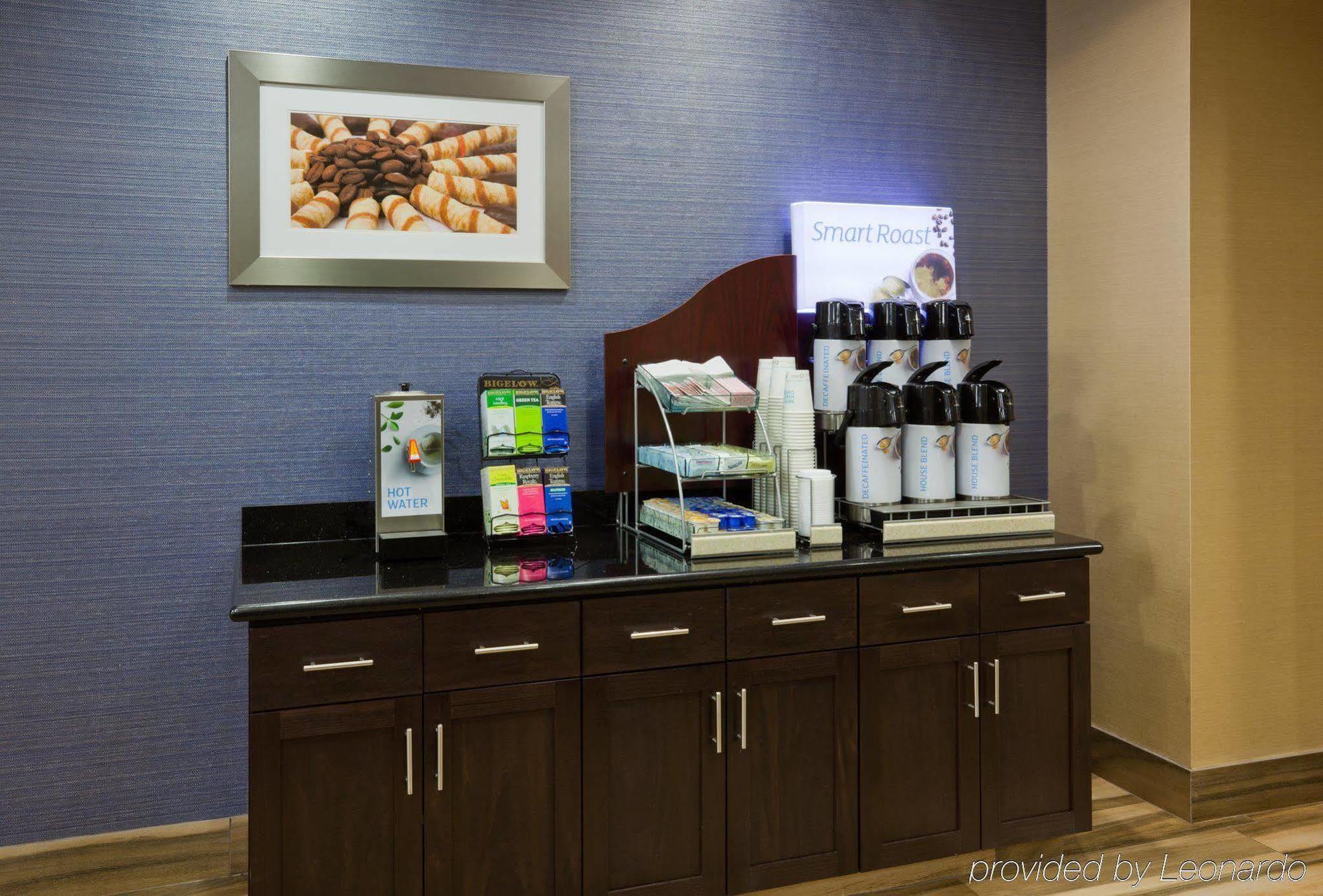 Holiday Inn Express & Suites Fort Dodge By Ihg Exterior foto