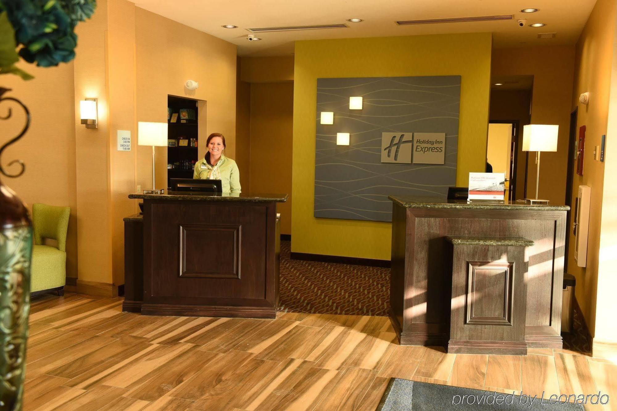 Holiday Inn Express & Suites Fort Dodge By Ihg Exterior foto